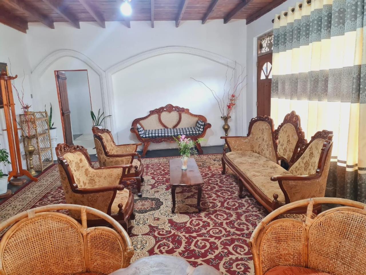 Sasru Holiday Home Нувара-Элия Экстерьер фото